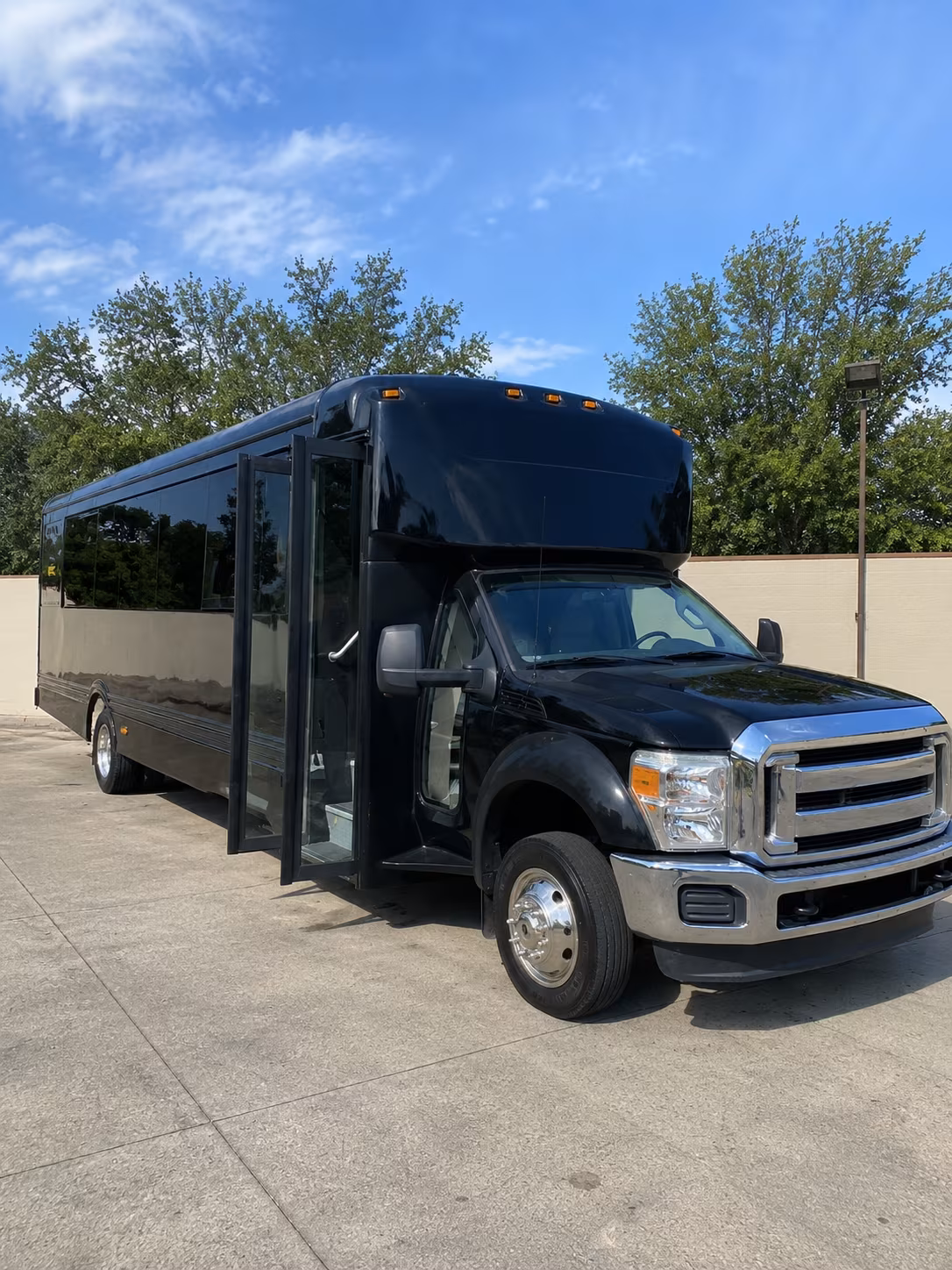 eagan 20 passenger party bus
